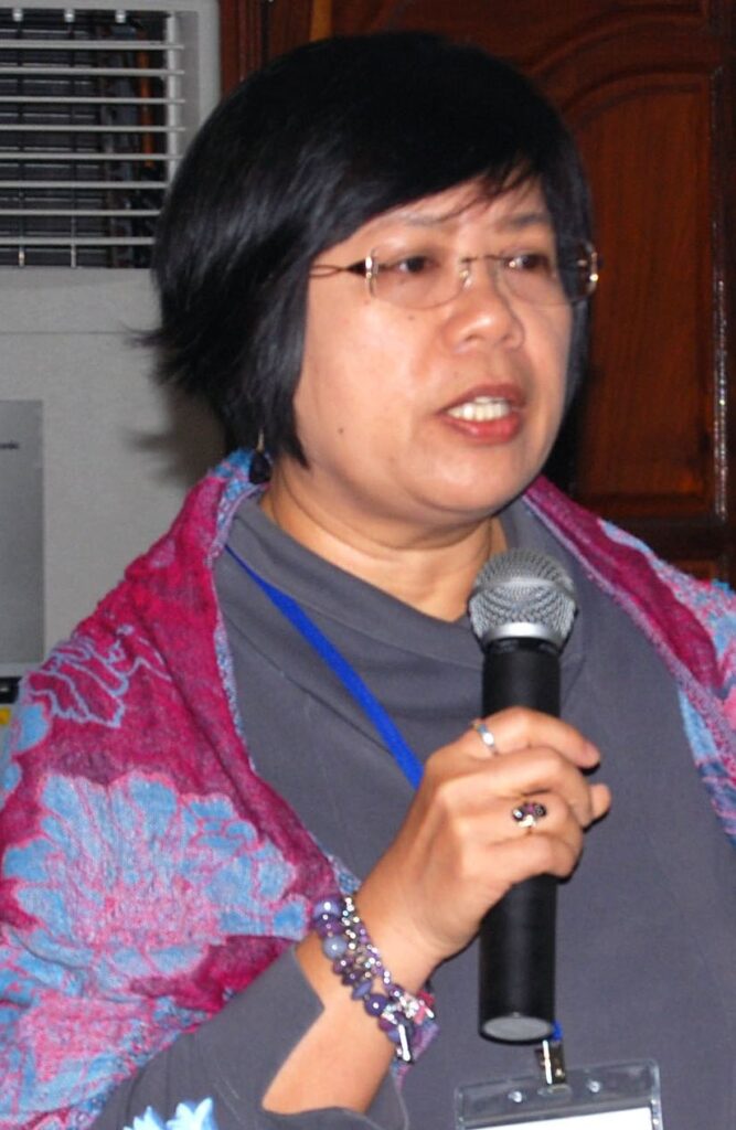 Dr Arlene Nietes Satapornvanit leads a workshop during the USAID Oceans project. Photo: SEAFDEC.